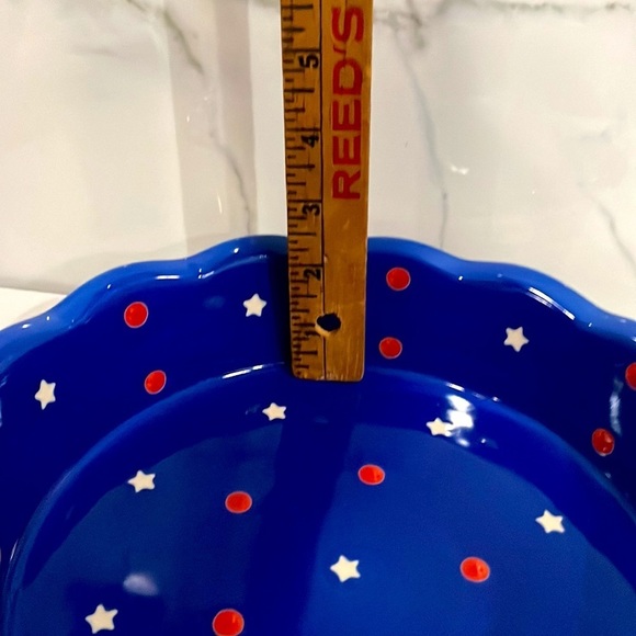 Temptations by Tara Red White and Blue 9'' Fluted Round Baking Pie Quiche Dish - Picture 6 of 12